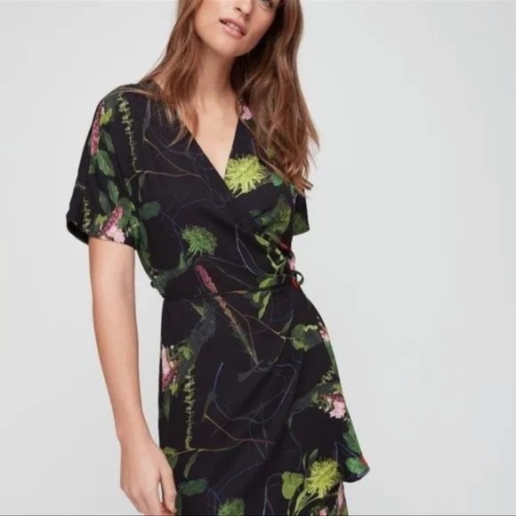 Babaton Aritizia Wallace Floral Short Sleeve True Wrap Dress Size Small Women - Picture 1 of 13